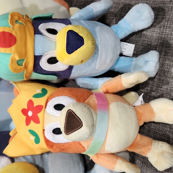 Disney Bluey Plush Bundle - Picture 2 of 4